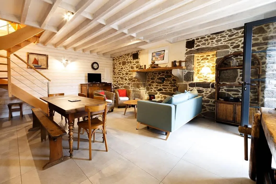 Minihic - Belle Maison 3 Chambres- Proche Mer Saint-Malo 0*,  Francie