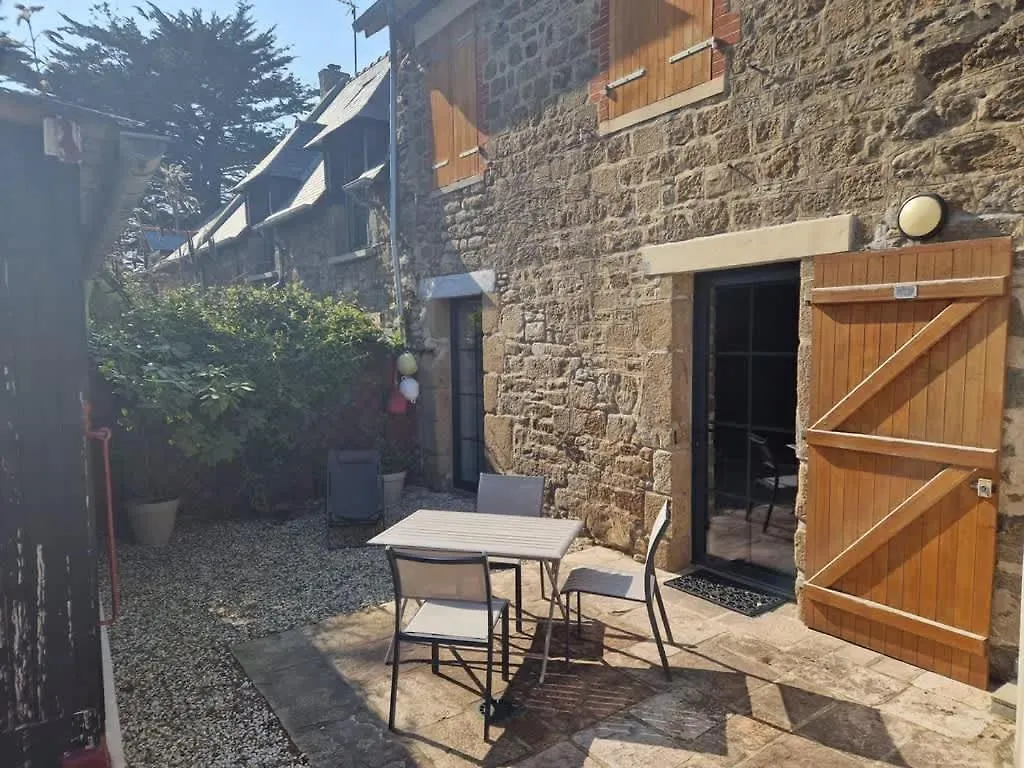 Minihic - Belle Maison 3 Chambres- Proche Mer Saint-Malo 0*,